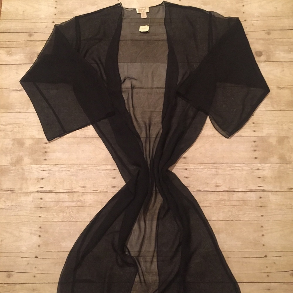 NWT VS DUSTER (MEDIUM)🖤